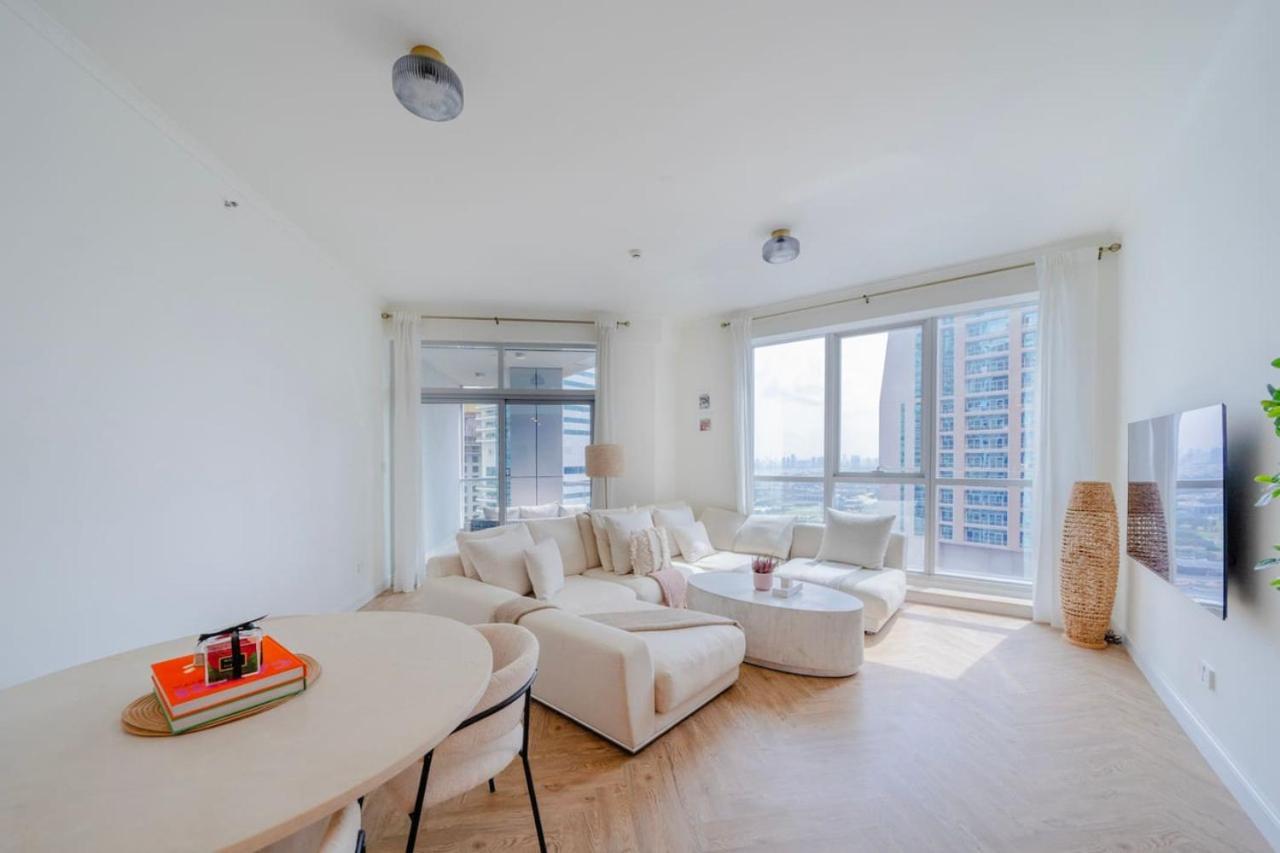 Apartment Modern & Bright 1 Bedroom Marina Dubai