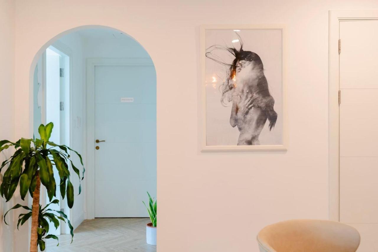 Modern & Bright 1 Bedroom Marina Apartment