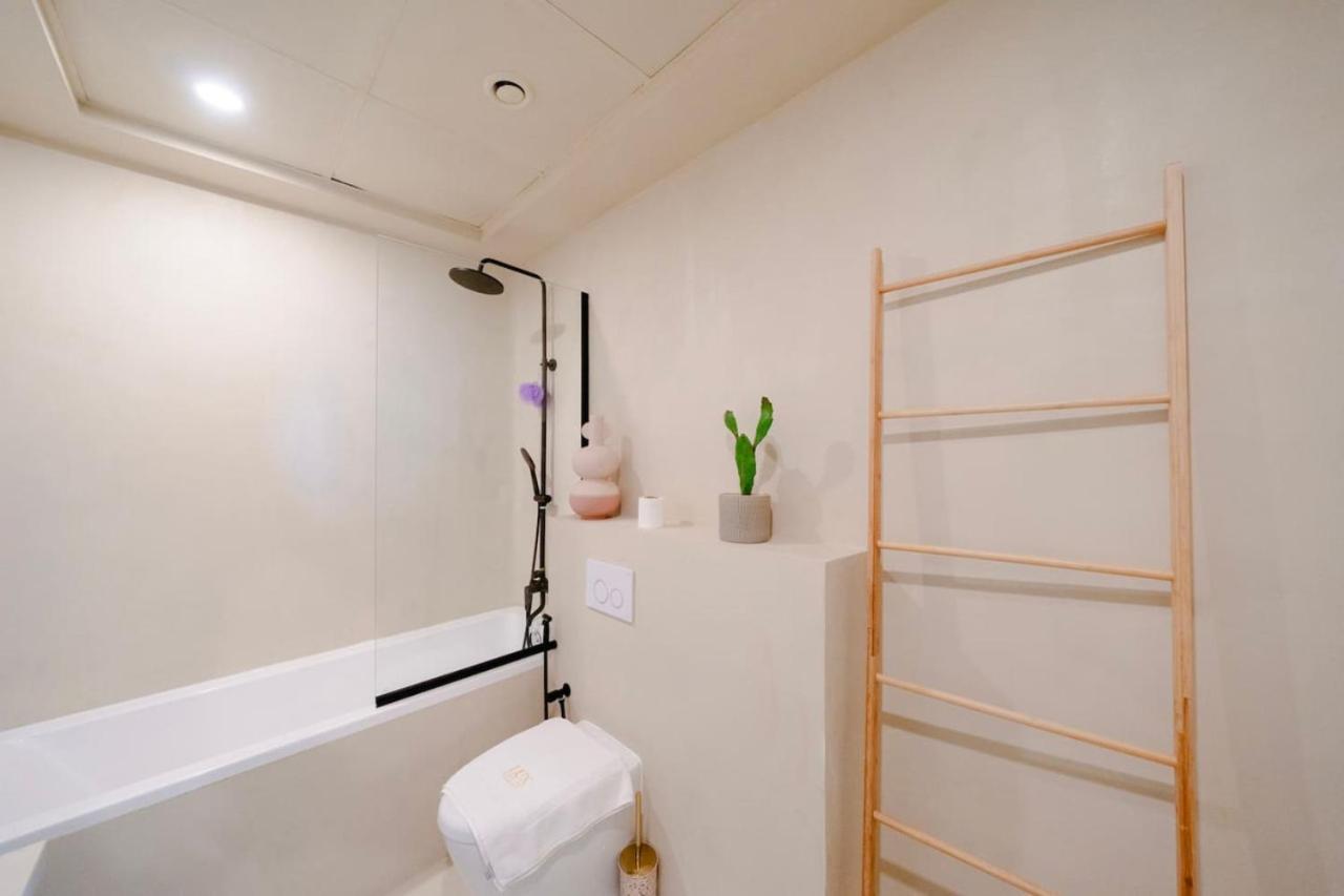 Modern & Bright 1 Bedroom Marina *