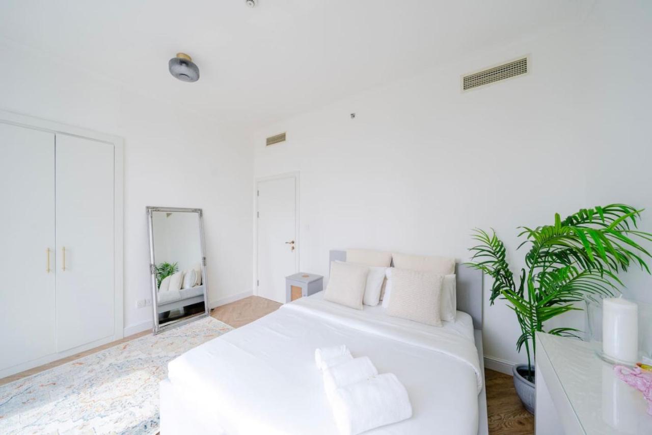 Modern & Bright 1 Bedroom Marina Apartment *
