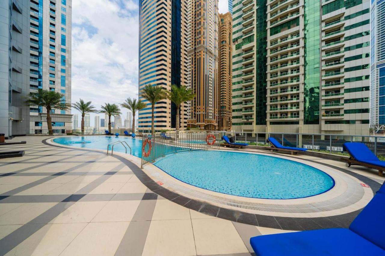 Modern & Bright 1 Bedroom Marina *
