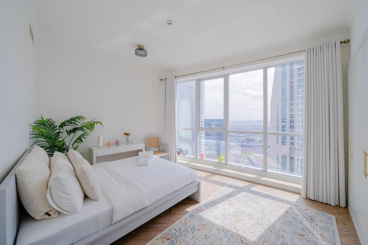 Modern & Bright 1 Bedroom Marina Apartment *